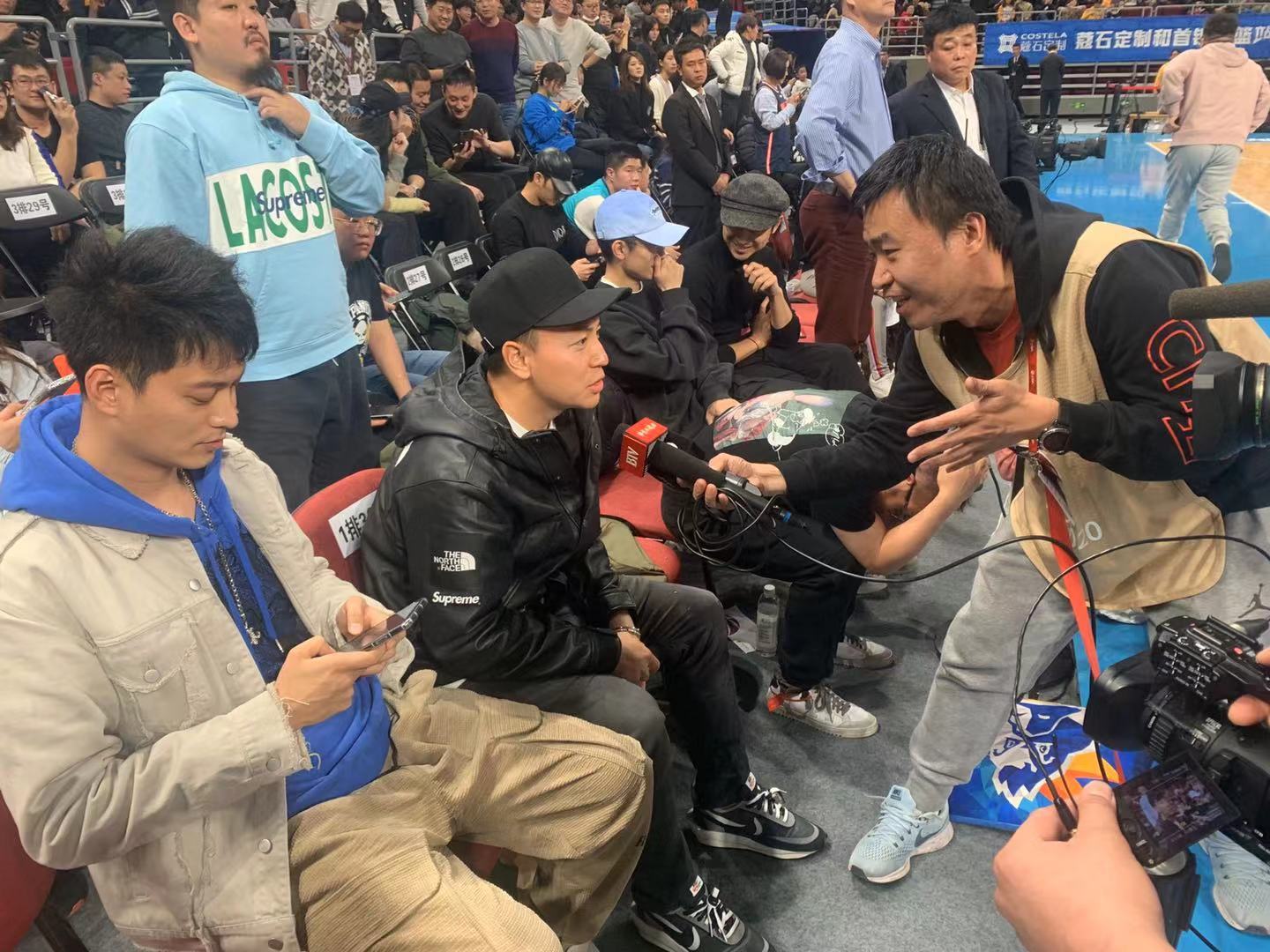 棒球赛后采访曝光，内幕引发热议