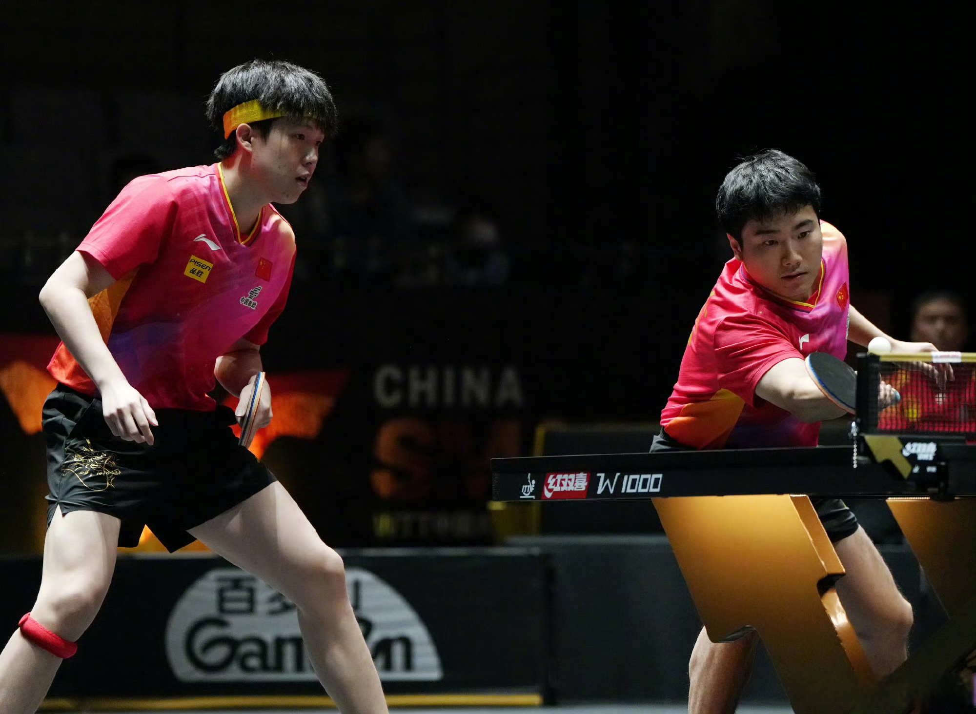 日本队鏖战中国队,梁靖崑状态火热 日本队鏖战中国队,梁靖崑状态火热