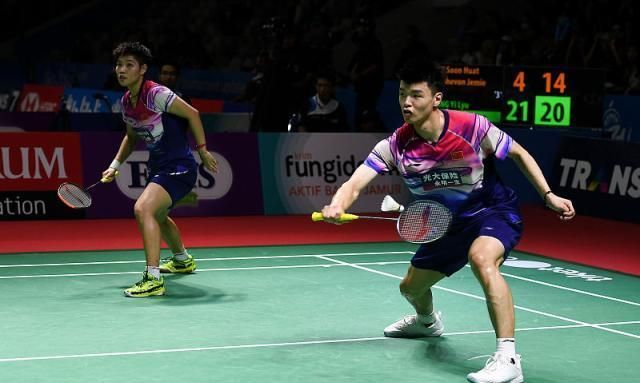 马来西亚队力克中国队，黄鸭组合点燃赛场