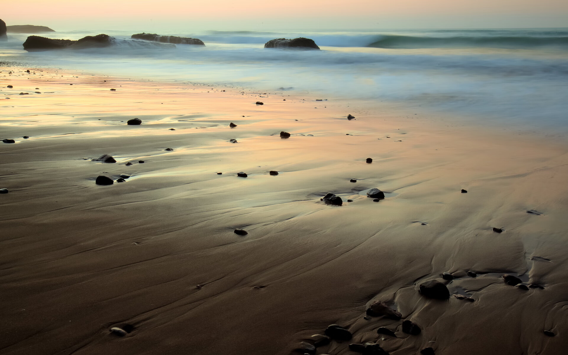 索伯车队力克梅赛德斯，周冠宇点燃赛场的这一刻，是一个时代的开始和另一个时代的动摇