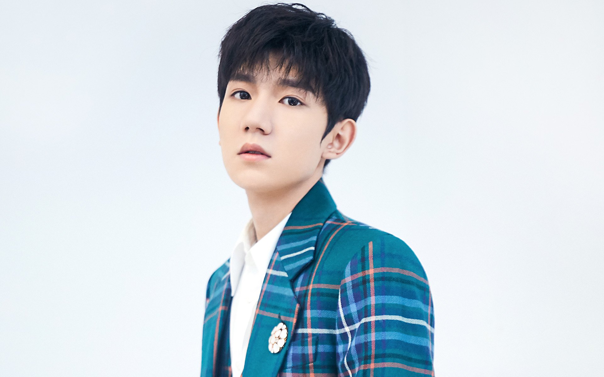 双线狂飙，当篮球绝杀遇见足球接管，今夜属于孤胆英雄