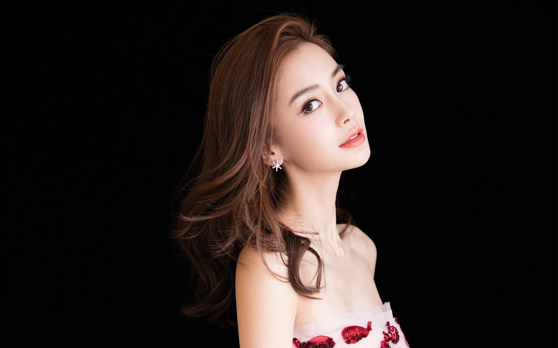 当欧洲巨塔遇上东方铁军，武切维奇攻防两端的统治与广厦的血性之拼