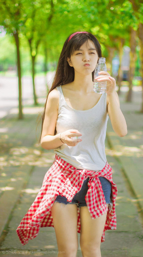 篮球艺术的两种极致，雄鹿的精密机器与伦纳德的孤胆主宰